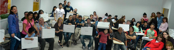 Foto de entrega de notebooks 4 de noviembre